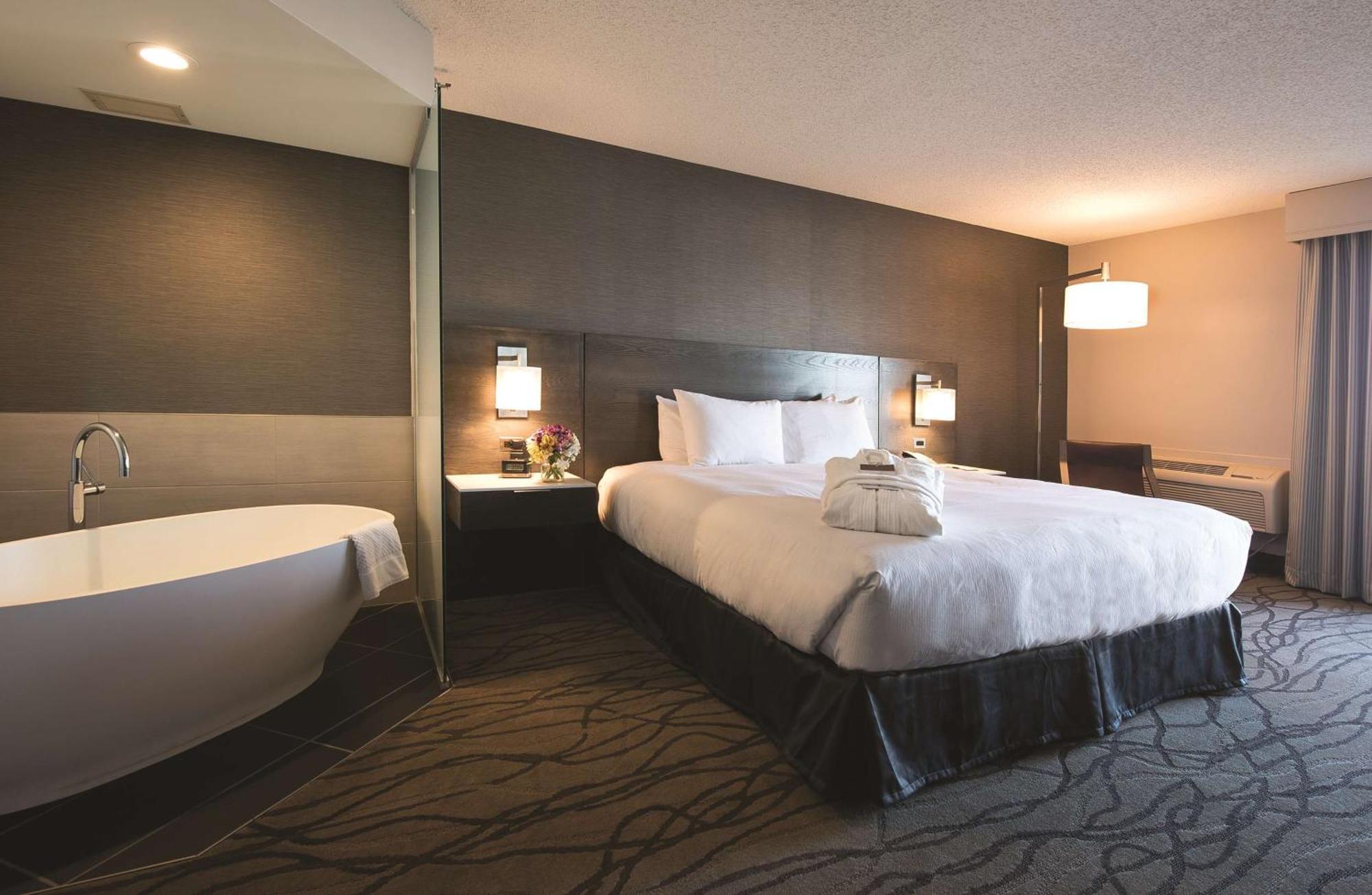 Hotel Doubletree By Hilton Harbourwalk