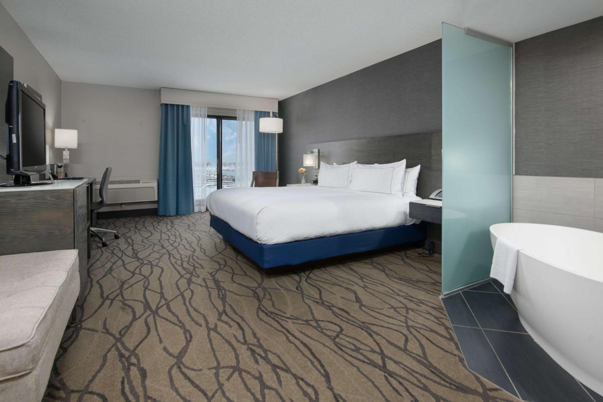 Doubletree By Hilton Harbourwalk Racine